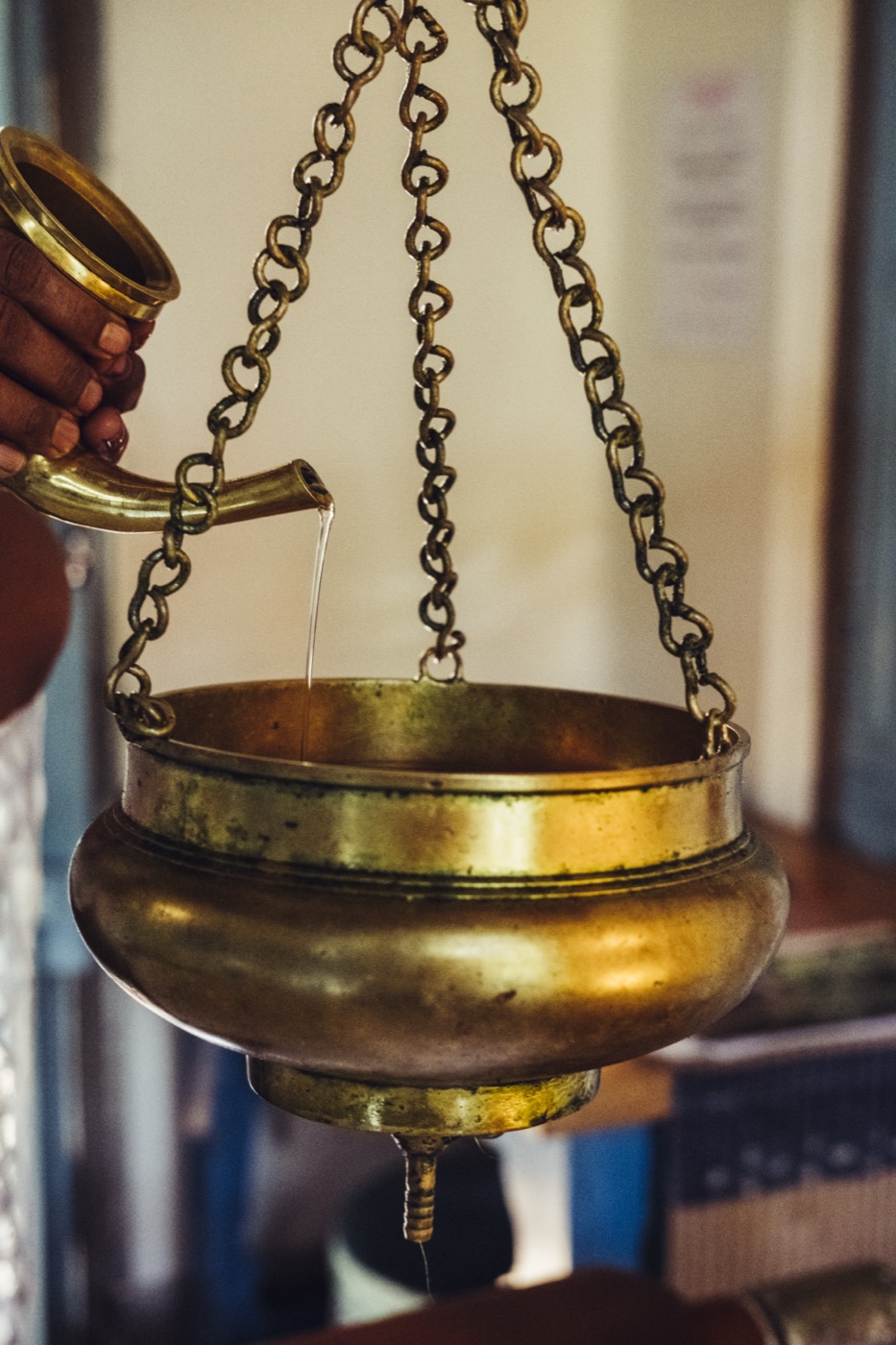 The brass shirodhara vessel
